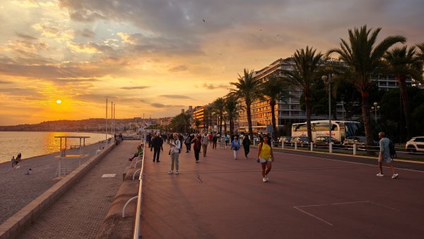 Promenade des Anglais in Nice: an elegant boulevard with soul, history and culture