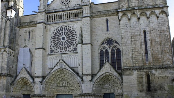 Poitiers - a guide to the historic city of France